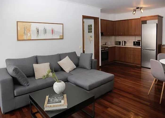 Charming Apartment Near Center