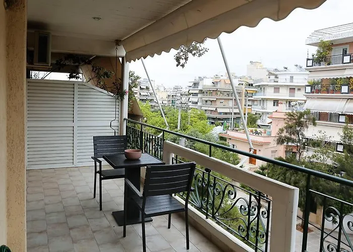 Charming Apartment Near Center